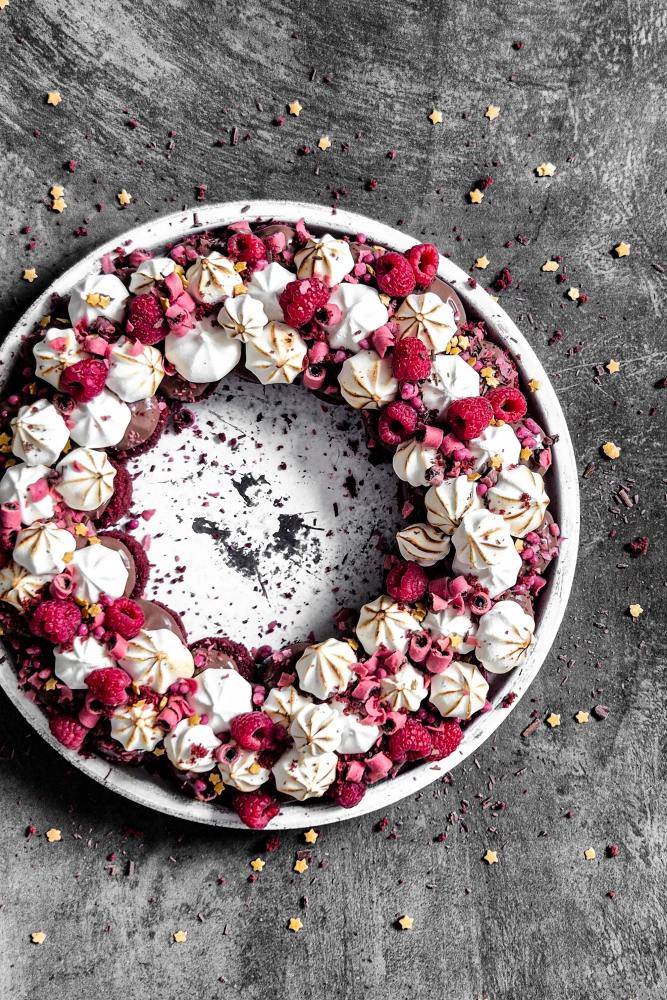 Red Velvet Trifle Meringue Wreath
